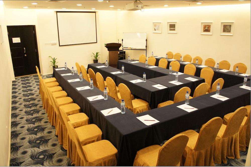Joy Inn Gongbei Zhuhai Exteriör bild