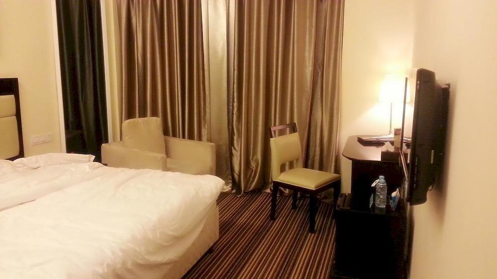 Joy Inn Gongbei Zhuhai Exteriör bild